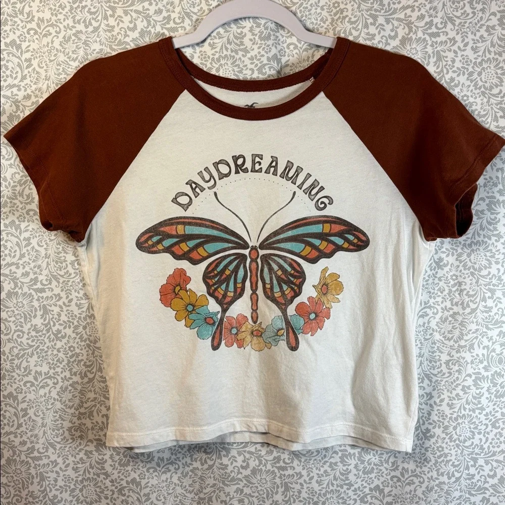 Hollister Cream Top with Tan Details - Picture 1 of 3
